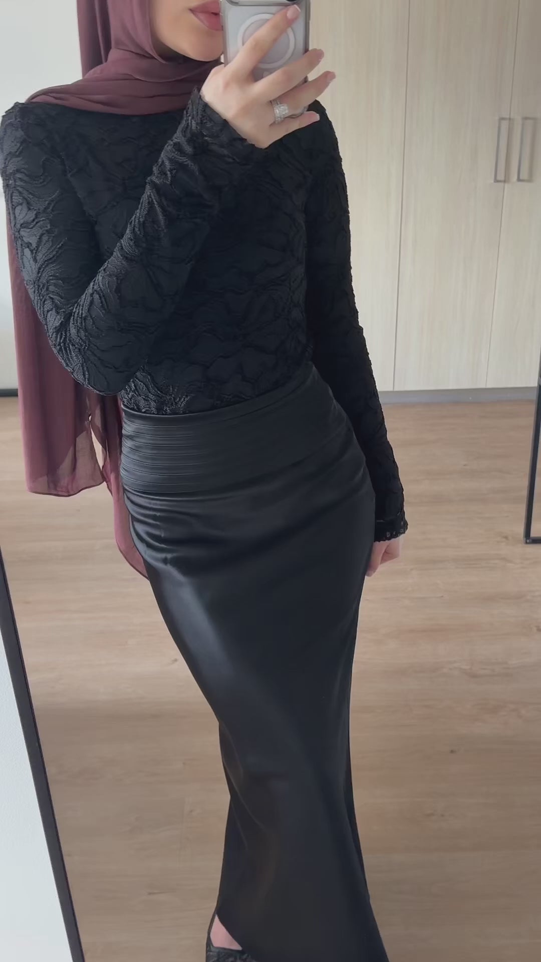Silhouette Noire Skirt